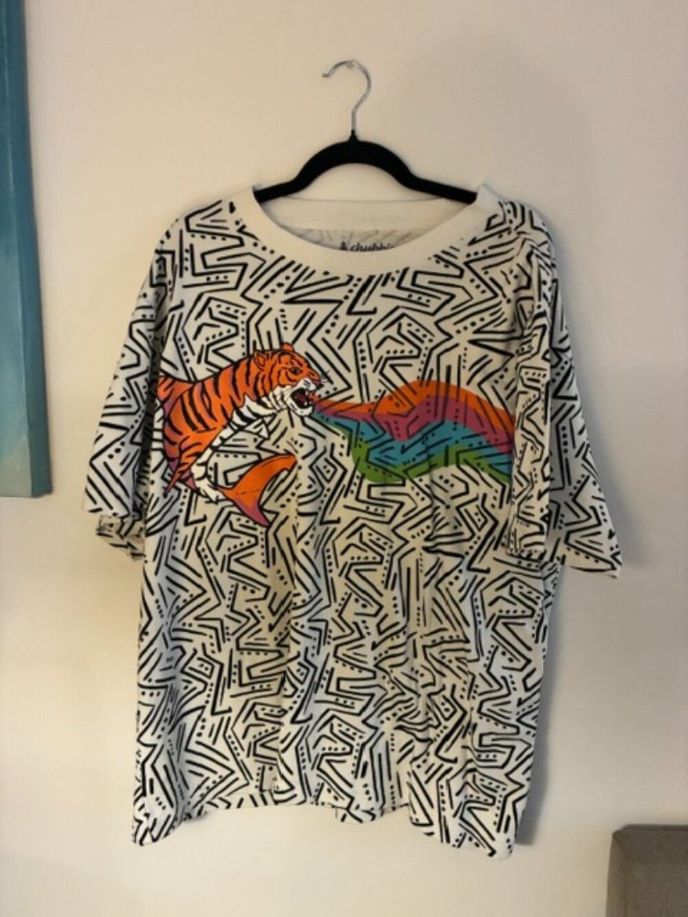 Chubbies Tiger Shark Rainbow Graphic Tee Retro 90s Memphis Print Size L